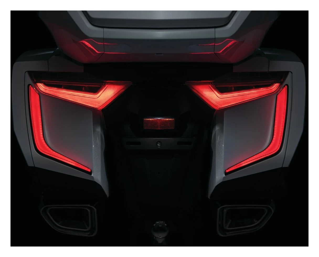 Kuryakyn Omni LED Rear Saddlebag Accents For Honda Gold Wing 2018-2020 - Image 4