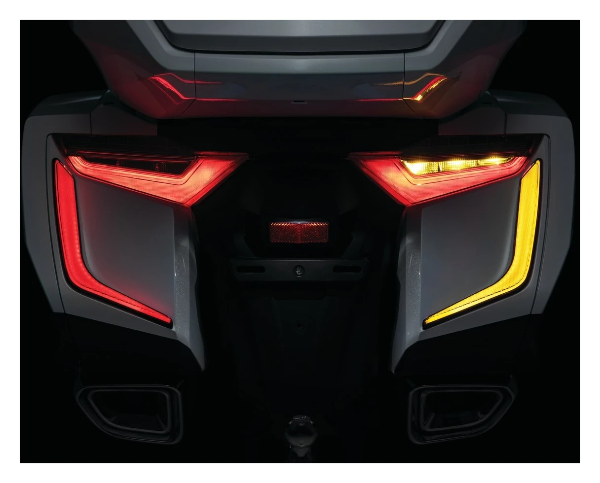 Kuryakyn Omni LED Rear Saddlebag Accents For Honda Gold Wing 2018-2020 - Image 5