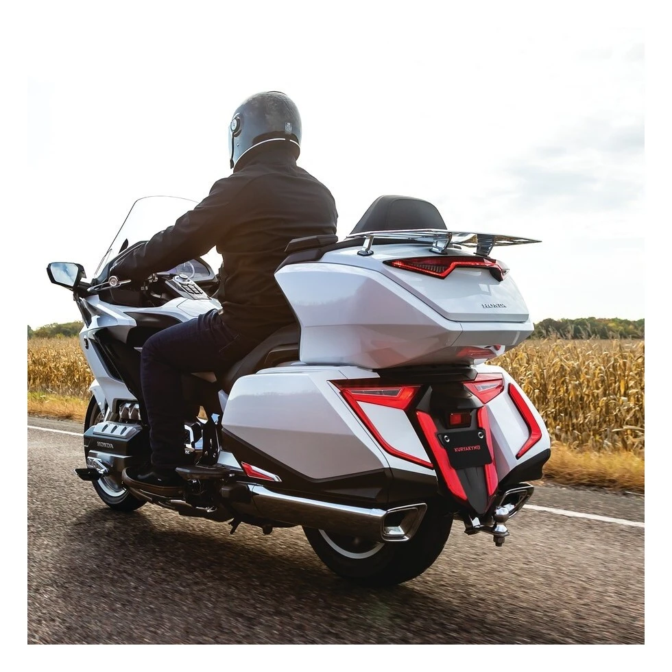 Kuryakyn Omni LED Rear Saddlebag Accents For Honda Gold Wing 2018-2020 - Image 7